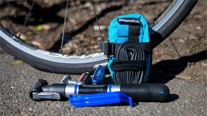 Herramientas y Repuestos para el Ciclismo: Qué Empacar y Cuándo