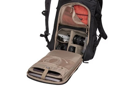 Mochila Thule Covert DSLR 24L color Dark Slate Black